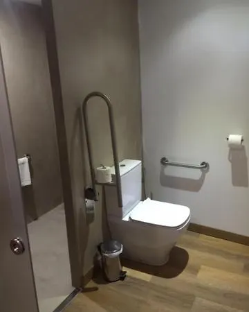 Mb Boutique - Adults Recommended 3*