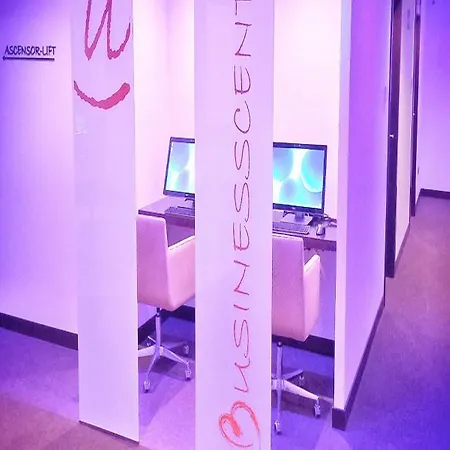 Mb Boutique - Adults Recommended 3*
