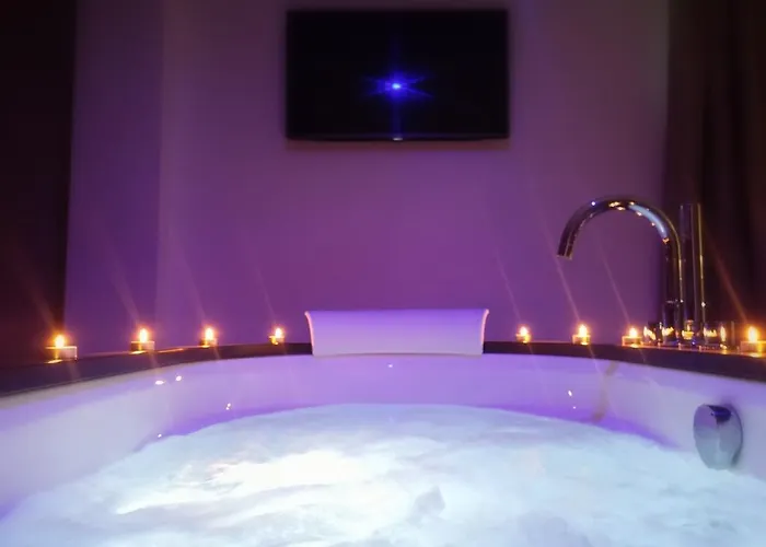 Mb Boutique - Adults Recommended 3*