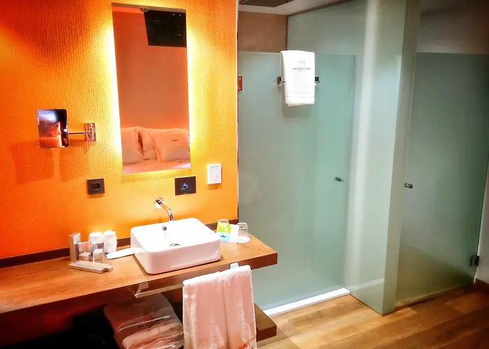 Mb Boutique - Adults Recommended 3*