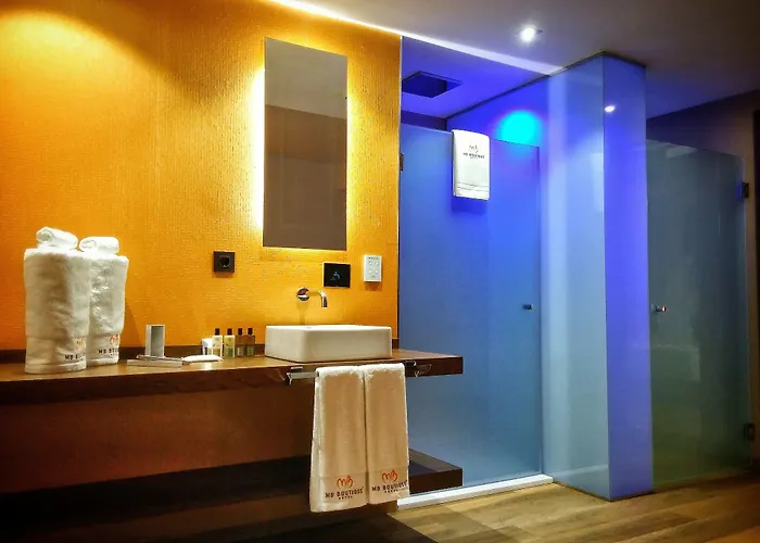 Mb Boutique - Adults Recommended 3*